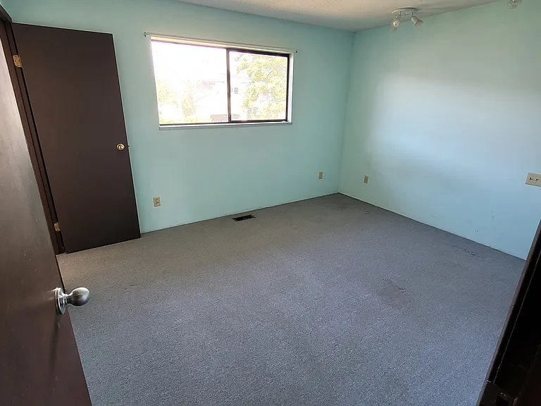 14953 71a Ave #1 — Photo 9