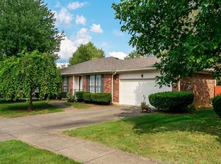 8729 Loch Lea Ln, Jeffersontown, KY 40299