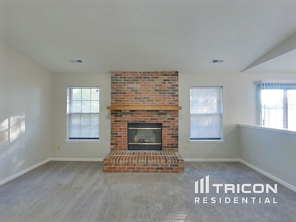 3rd image of 5755 Rosemont Dr