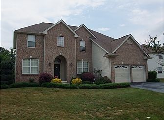 1st image of 8 Dunleary Dr