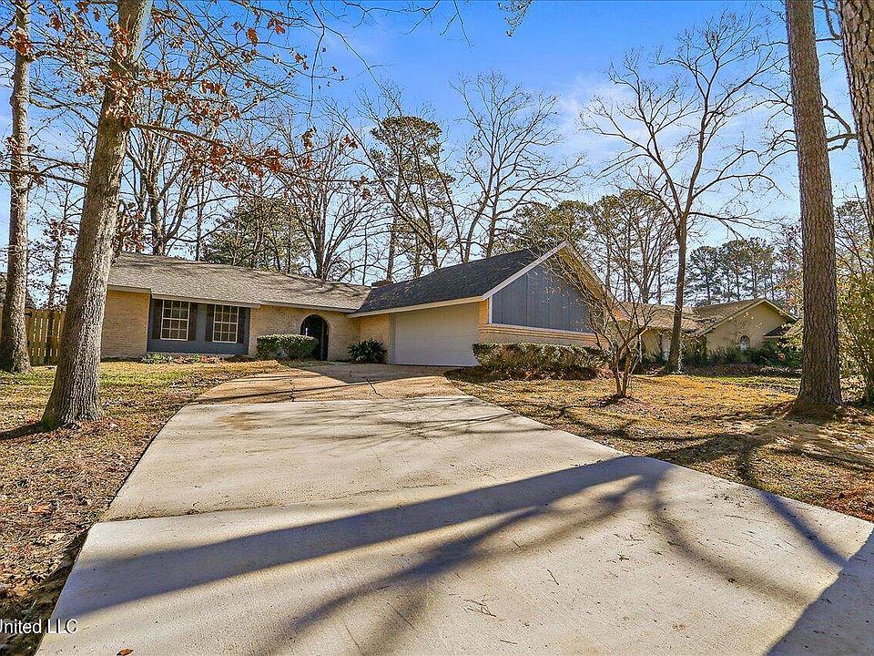 1st image of 247 Bay Park Dr