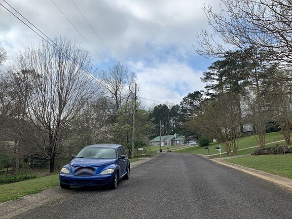 4th image of 2725 Darlene Cir