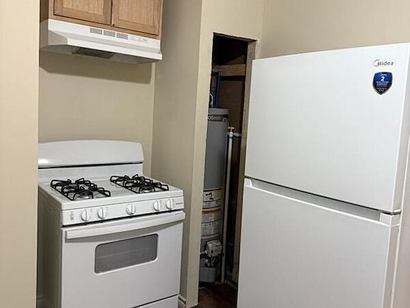 4th image of 406 Curtis St
