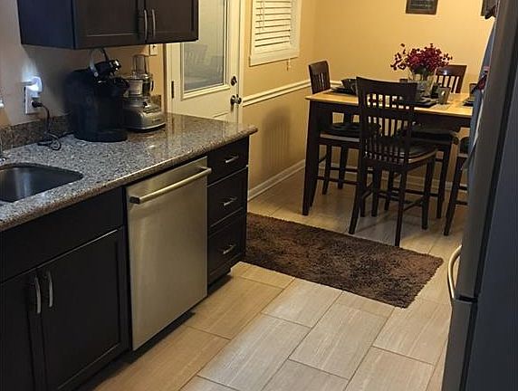 5th image of 643 Kings Towne Pl