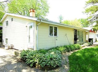 2101 Tepee Ave, Carpentersville, IL 60110