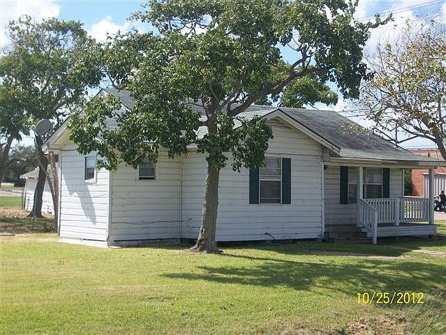 1st image of 1121 N Avenue I