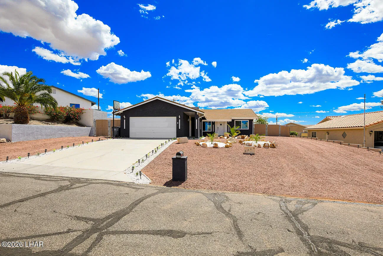 3 bed, 2.0 bath, 1392 sqft, $1,950 — Photo 3
