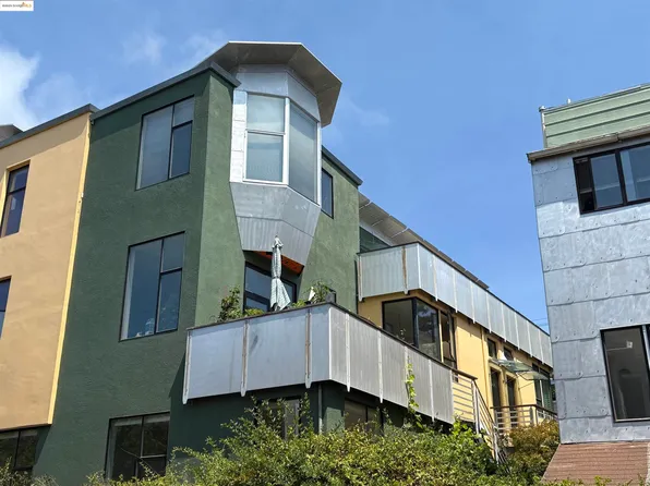 2476 Martin Luther King Jr Way, Berkeley, CA 94704