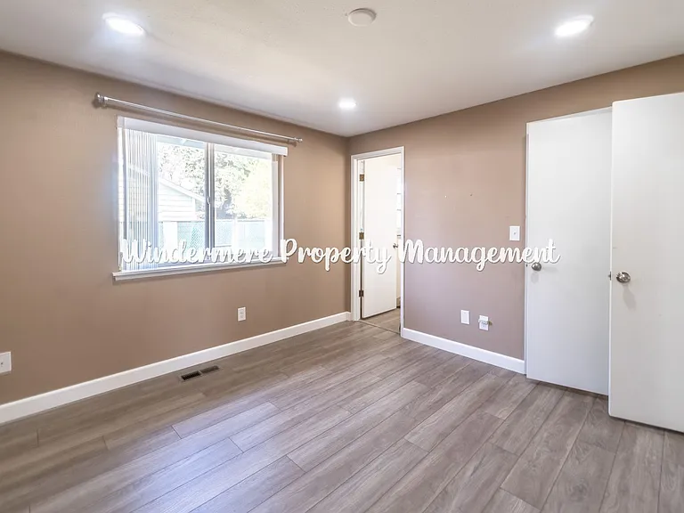 4210 Eastwood Ave SE — Photo 11