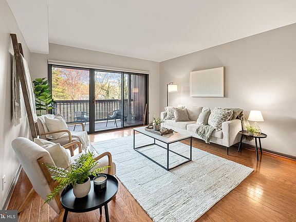 2nd image of 205 Skyhill Rd APT 4