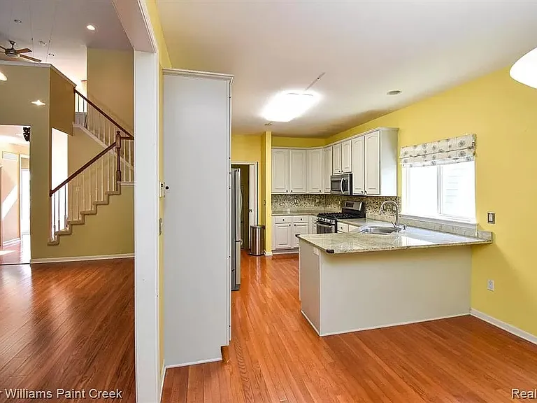 29425 Whistler Dr — Photo 20