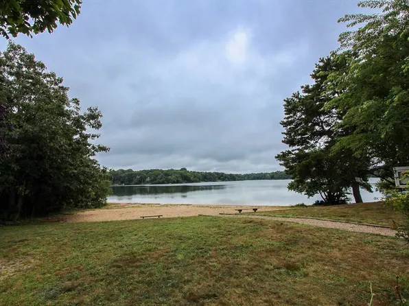 50 Round Pond Dr, East Falmouth, MA 02536