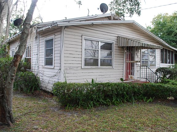 2nd image of 682 Ivy St