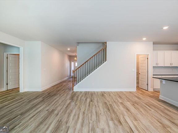 4th image of 448 Southern Oaks Dr #30