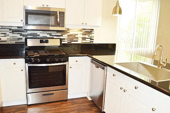 Parc Pointe Apartments — Photo 18