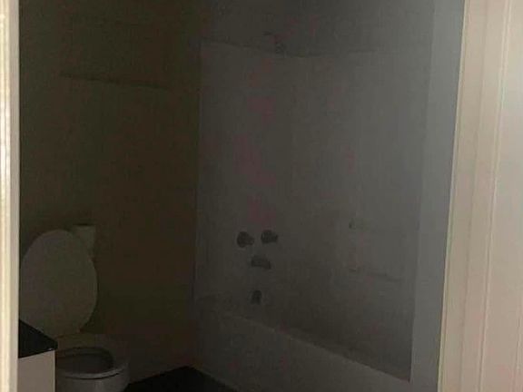 5th image of 121 N Deanna Dr