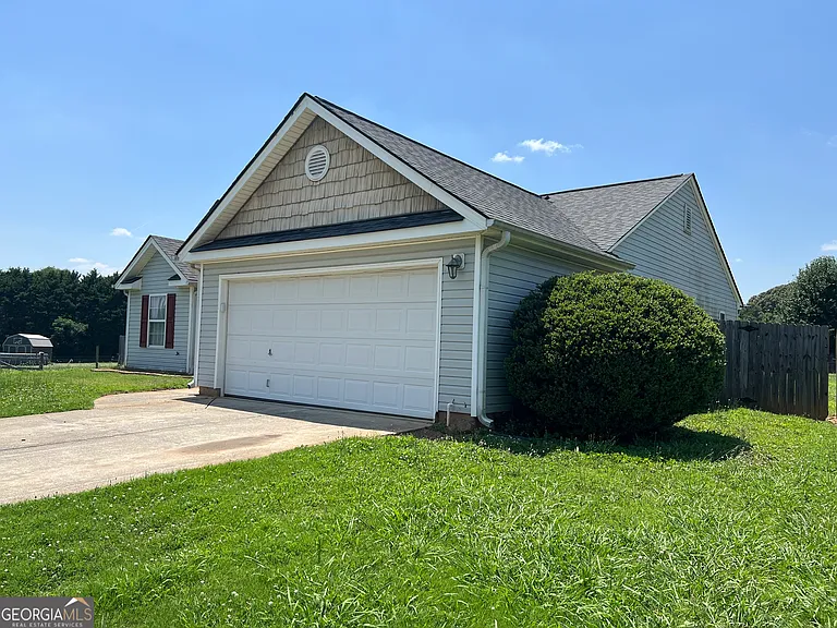 1229 Clearwater Dr — Photo 23