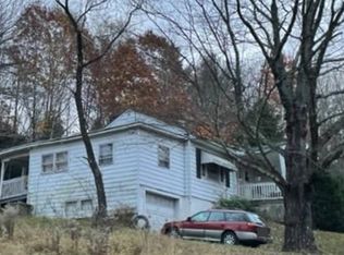11 Cleveland Ave, Carbondale, PA 18407