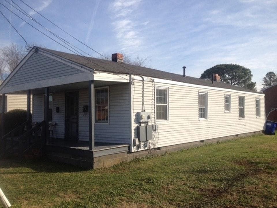 1st image of 1130 1/2 Midland St