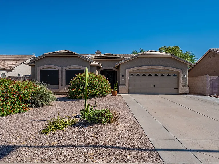3877 E Washington Ct — Photo 49