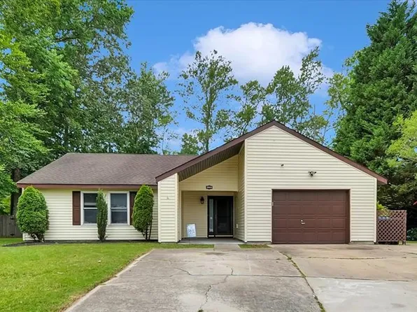 2644 Saint Regis Ln, Virginia Beach, VA 23453
