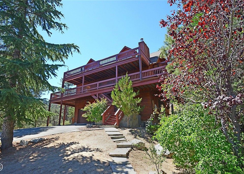 1st image of 2027 Ivory Ln