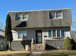 17816 Community St, Lansing, IL 60438