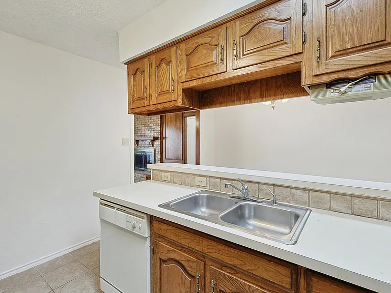 5137 Shoregate Dr — Photo 14