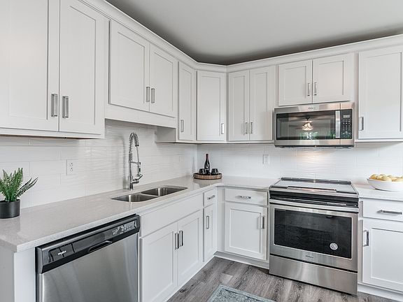 2nd image of 613 N 2nd St