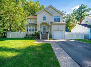 236 Ivy Ln, Teaneck, NJ 07666