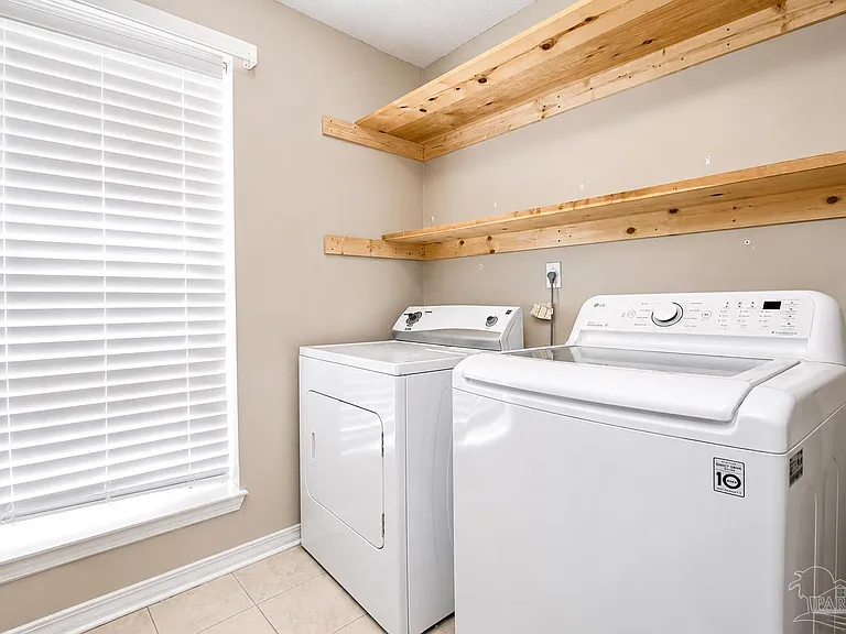 10609 Creek Ridge Dr — Photo 15
