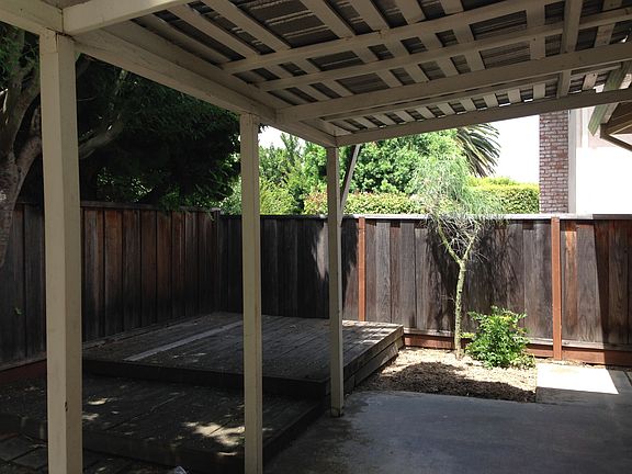 3rd image of 195 Carbonera Ave