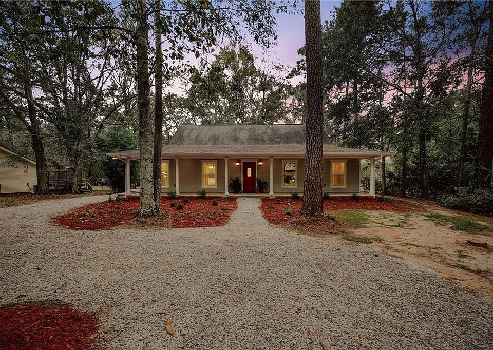 1st image of 31 Hyacinth Dr
