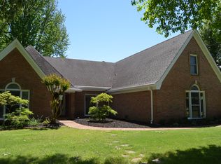 9125 Forest Wind Dr, Collierville, TN 38017