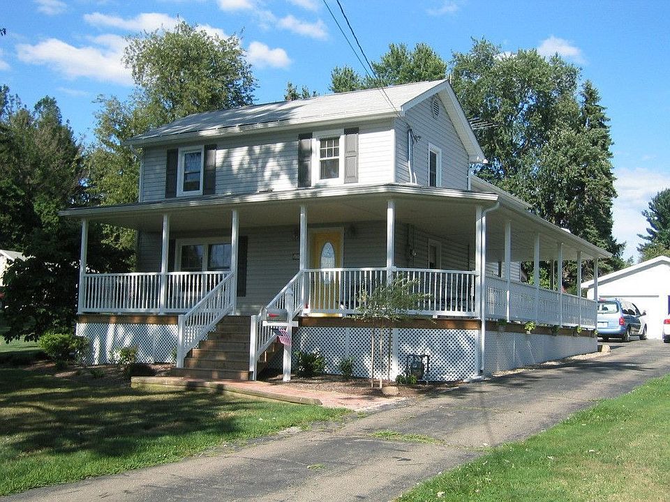 655 Seventh St., Sharpsville, PA
