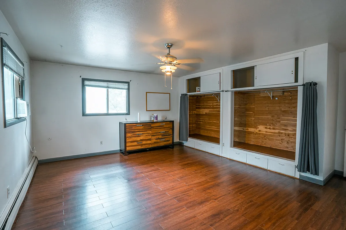 Master Bedroom #1 - 400 Parker St