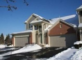 607 Creekside Cir, Gurnee, IL 60031