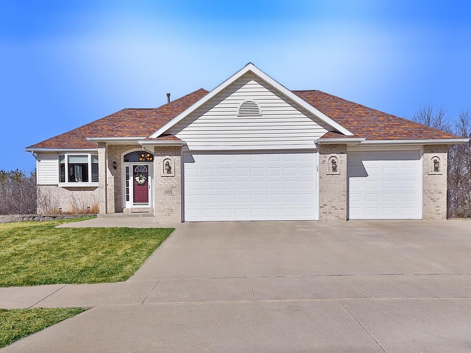1st image of 1309 Lone Pine Dr SW