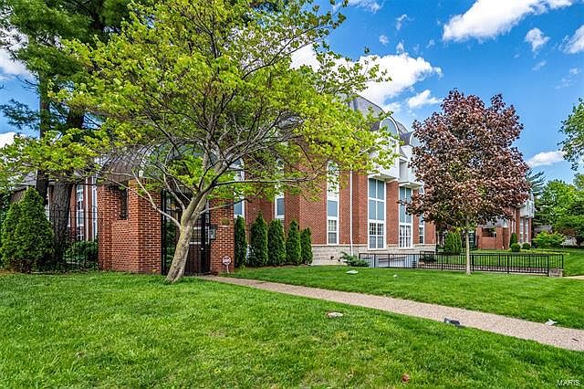 1st image of 4233 W Pine Blvd #3