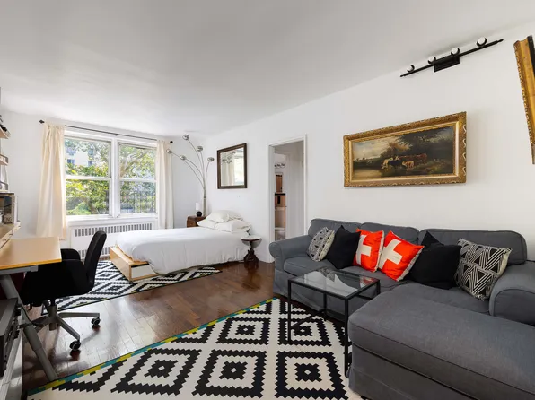 715 Ocean Parkway image 1 of 13