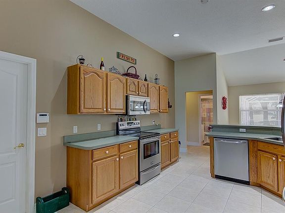 4th image of 2625 Tusket Ave