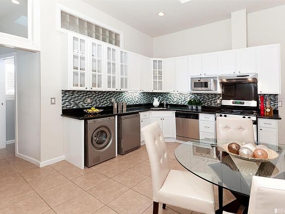 2nd image of 230 Laussat St