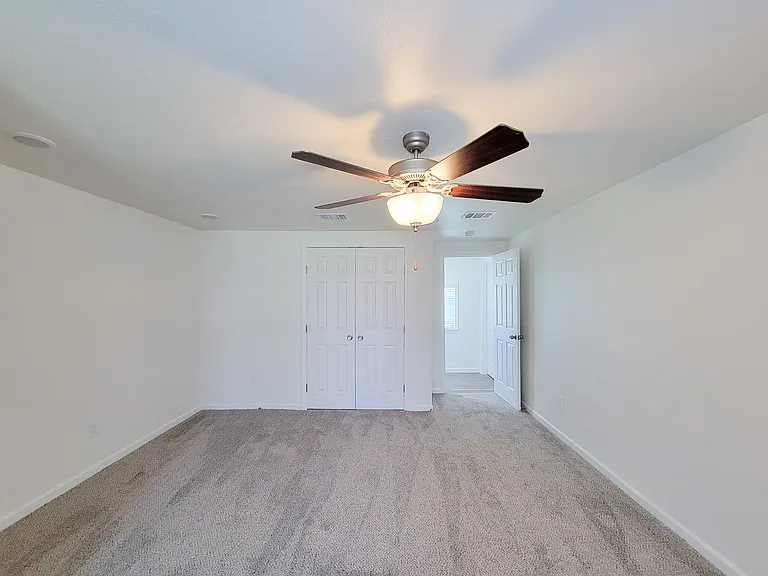 413 S Market St — Photo 18