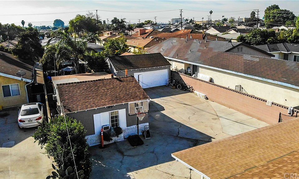 1st image of 4218 W 132nd St