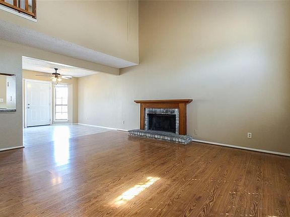 3rd image of 413 S Cannady Dr