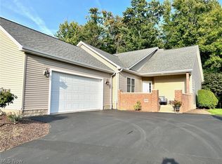 242 Palmer Cir NE, Warren, OH 44484