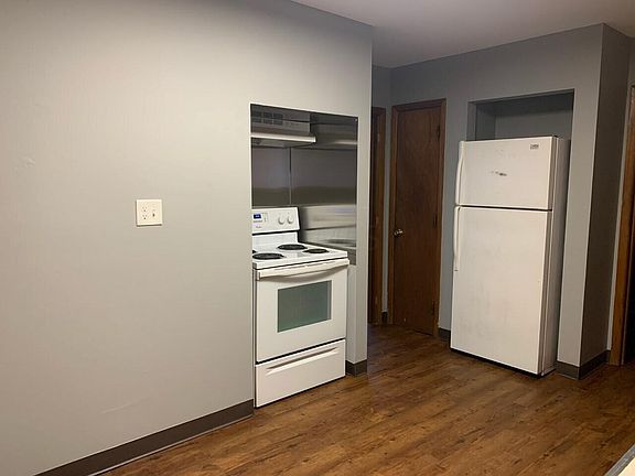 5th image of 2752 Kensington Pl E