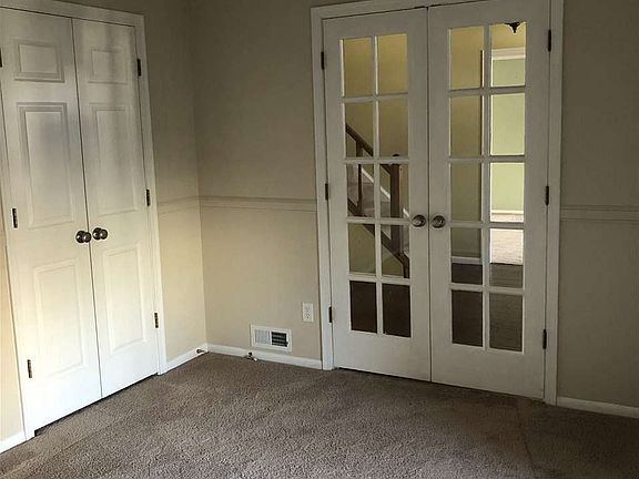 3rd image of 6789 Thicket Hill Ct