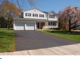 54 Deacon Dr, Hamilton, NJ 08619