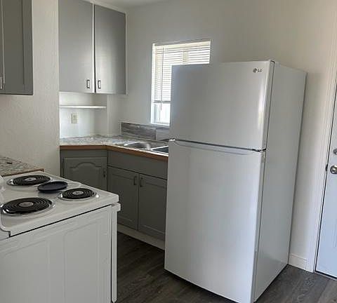 5th image of 12634 W Sunset Hwy #4